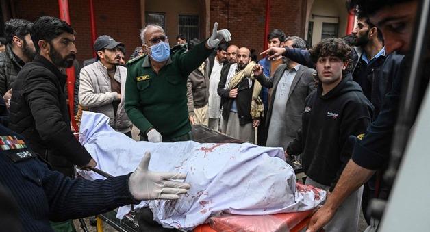 파키스탄 사원서 자폭 테러로 31명 사망…印, 배후설 일축