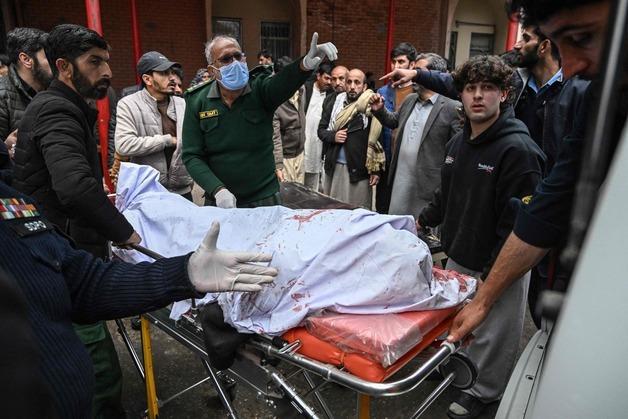 파키스탄 사원서 자폭 테러로 31명 사망…印, 배후설 일축