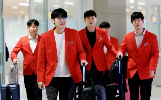 [뉴스1 PICK]'농심배 21연승 신기록' 바둑황제 신진서 9단, 금의환향