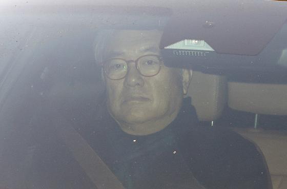 '尹대통령실 PC 초기화 의혹' 정진석 18시간30분 조사 후 귀가(종합)