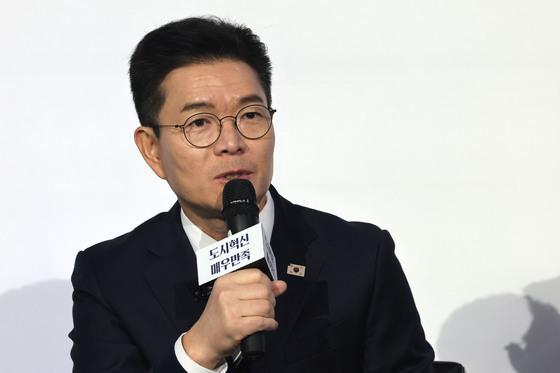 정원오 "허위사실 선동 법적 책임"…'쓰레기업체 후원 의혹' 반박