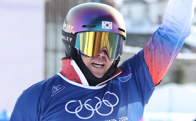 김상겸, 스노보드서 깜짝 銀…3전4기로 일군 韓 첫 메달