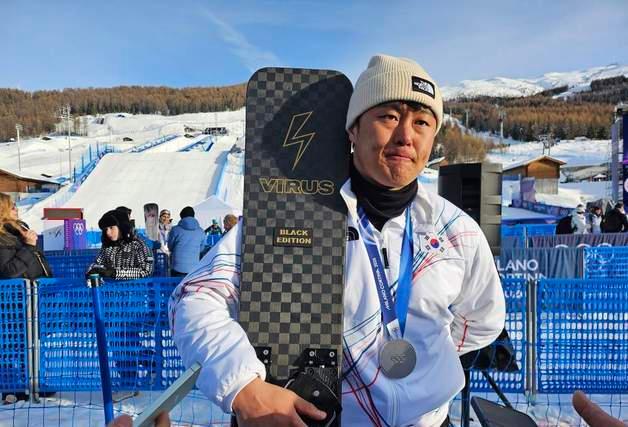 눈물 보인 김상겸 "부모 속썩인 불효자…은메달 들고 찾아뵐게요" [올림픽]