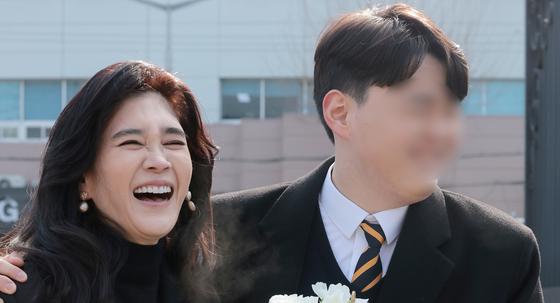 이부진 '엄마 미소' 대방출…'차석 졸업' 아들 축가에 듀엣 