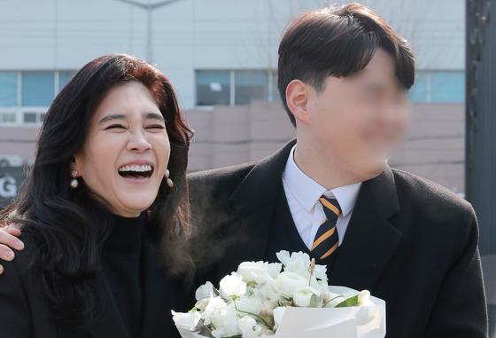 이부진 '엄마 미소' 대방출…'차석 졸업' 아들 축가에 듀엣 