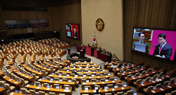 '李정부 반미친중' 공방에 고성…대정부질문 첫날 여야 충돌