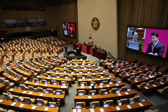 '李정부 반미친중' 공방에 고성…대정부질문 첫날 여야 충돌