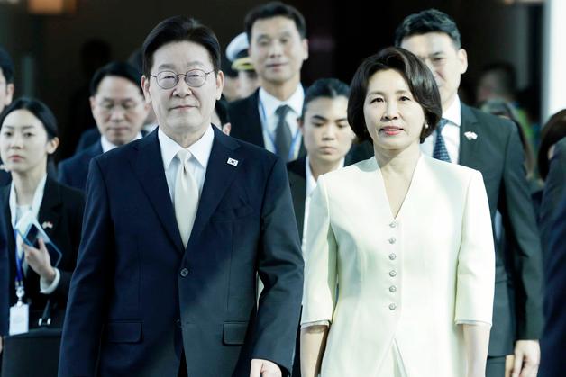 싱가포르 국빈 방문한 이재명 대통령