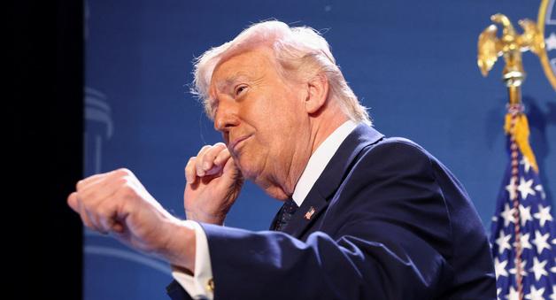 포성 11일째…"전쟁 곧 끝나" 트럼프 국면전환, 이란 "항전"