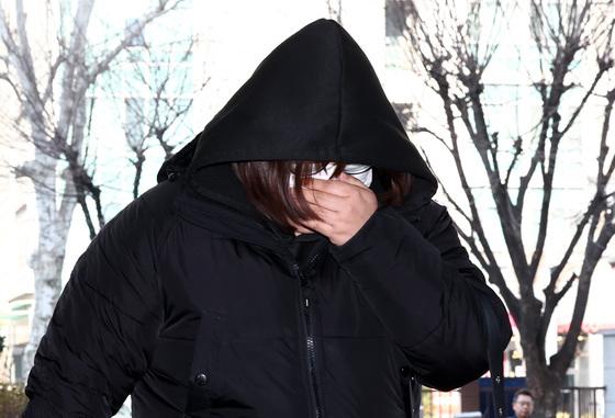 '반포대교 추락' 포르쉐 운전자에 약물 건넨 간호조무사 구속