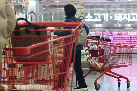 3월 소비자물가 2.2%↑…석유류 급등에 상승폭 0.2%p 확대