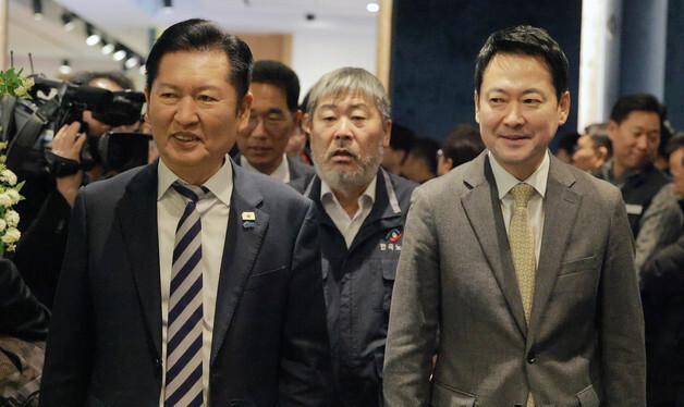 한국노총 80주년 기념식 참석하는 정청래 대표와 장동혁 대표