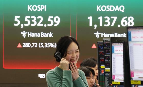 외인, 1조대 '코스피 유턴'…삼전·SK하이닉스 '싹쓸이'