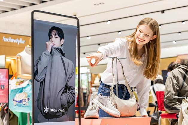 [뉴스1 PICK]BTS 광화문 공연 앞두고…명동 ‘K-컬처 쇼핑’ 들썩