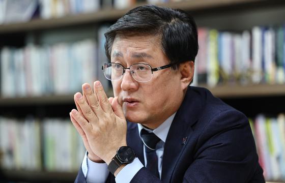 기후장관 "종량제 봉투, 1인당 판매 제한 검토할 수도 있다"