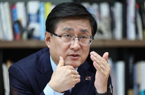 김성환 "원전·재생E 믹스 '실용주의'로…중동사태, 위기를 기회로"