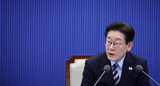 李대통령 "추경 최대한 신속히 편성…상반기 공공요금 동결"