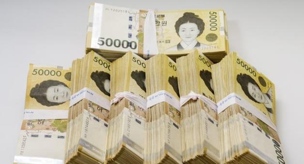 인천 빌라촌 쓰레기봉투서 발견된 '2500만원' 주인 못 찾았다