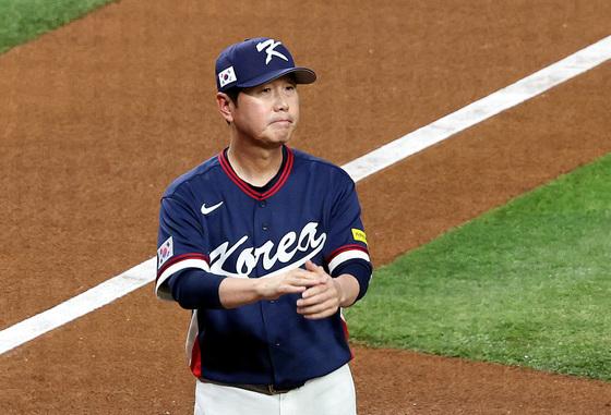 '8강 탈락' 류지현 감독 "내심 기대했지만 도미니카共 강했다"[WBC]