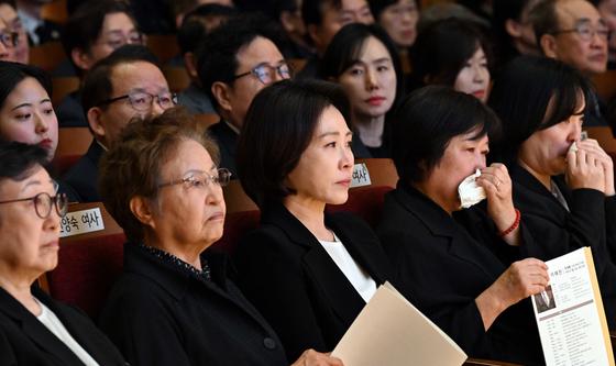 故 이해찬 前 총리 49재 참석한 김혜경 여사