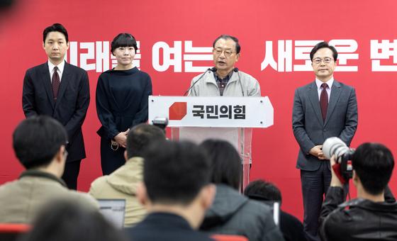 "새인물 필요" 현직 김영환 내친 국힘…충북지사 선거 혼전(종합)