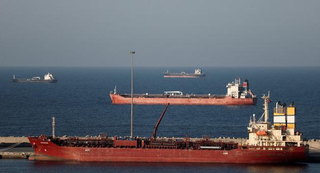 IMO "군함으로 호르무즈 100% 호위 불가능…기습 위험"