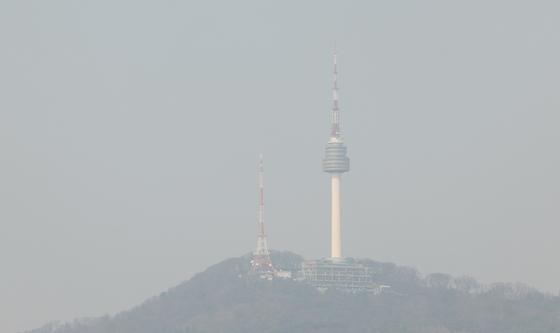 '파란 하늘은 어디에?'