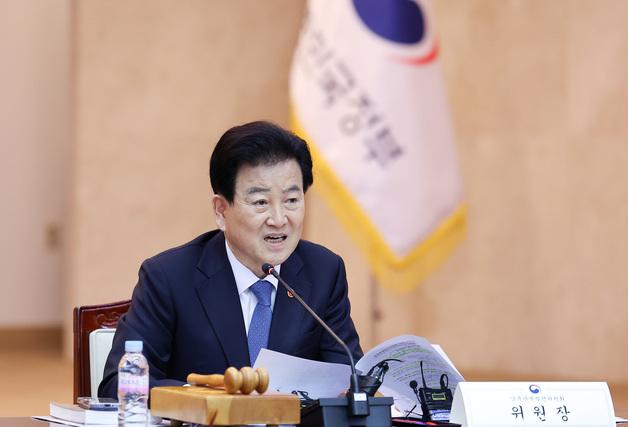 통일부 "남북 평화적 두 국가, 정부 전체 입장은 아냐…통일부 구상"