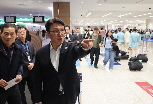 金총리, BTS 공연 관련 인천공항 점검…"안전 최우선 대비"