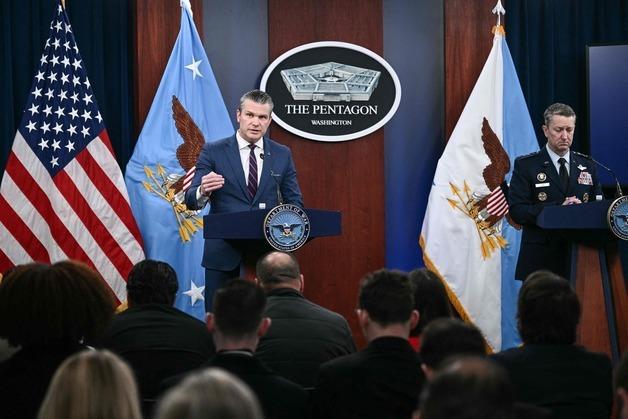 美국방 "이란과 전쟁, 끝없는 전쟁 아냐"…합참의장 "목표 달성에 시간 소요"(상보)