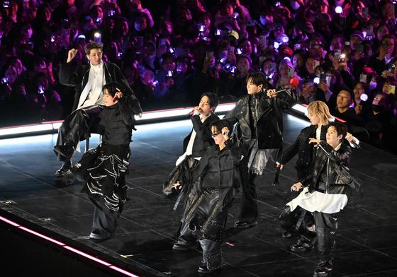 "K팝의 왕이 돌아왔다"…BTS 광화문 공연, 외신들도 주목(종합)