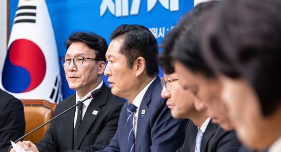 당정청 "추경 25조…초과세수로, 외환시장 영향 최소화"