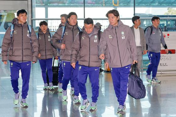 [뉴스1 PICK]홍명보호, 월드컵 전 마지막 A매치 위해 영국으로 출국