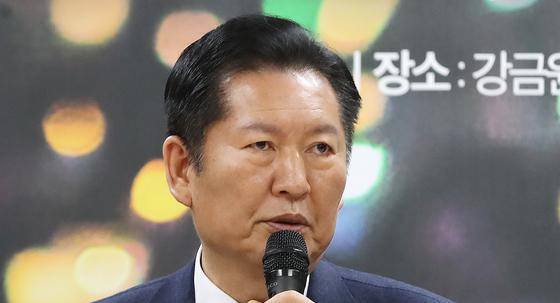 정청래, 봉하서 檢개혁법 통과 눈물…"고비마다 盧 그리워"