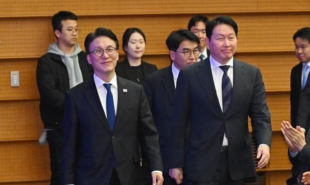 K국정설명회 참석하는 김민석 국무총리와 최태원 회장