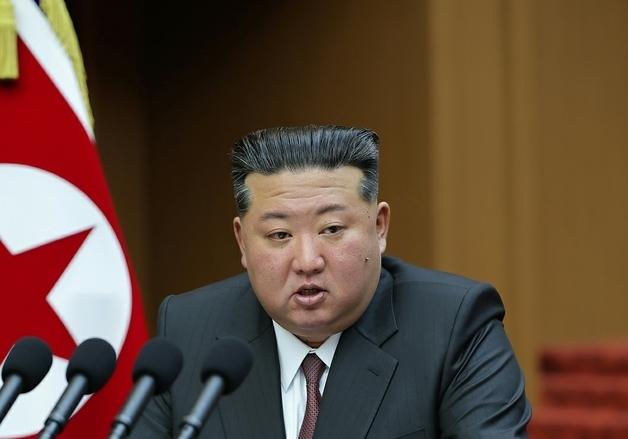 "김정은, '차가운 평화' 전략 제시…남북 협력 때 민족·통일 표현 바꿔야"