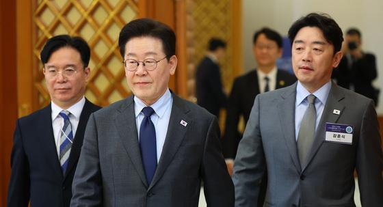 "그알 사과해" 고발당한 李대통령…강요죄 인정될까