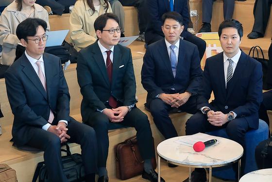 줄패소에도 멈추지 않았다…코인 거래소에 또 영업정지 내린 FIU 