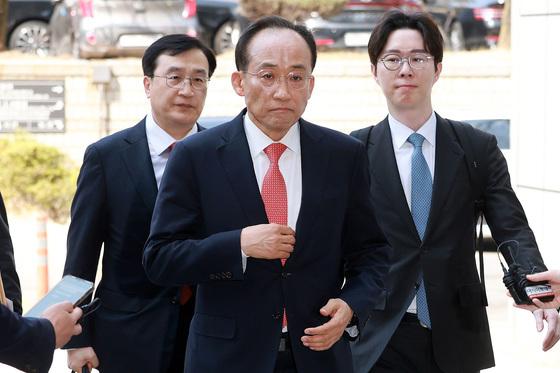 '계엄해제 방해' 추경호 측 "국회 상황에 의총 장소 변경…尹 공모 없어"