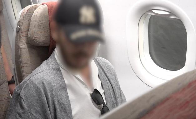 '마약왕' 박왕열, 비행기서 수갑 채우자 "풀고 가면 안 돼요?"