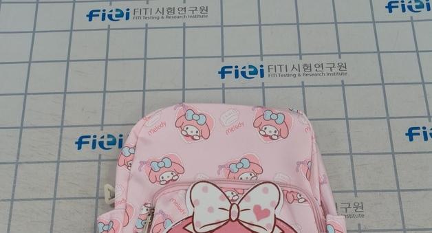 알리·테무서 산 어린이 가방 검사…유해물질 549배 범벅