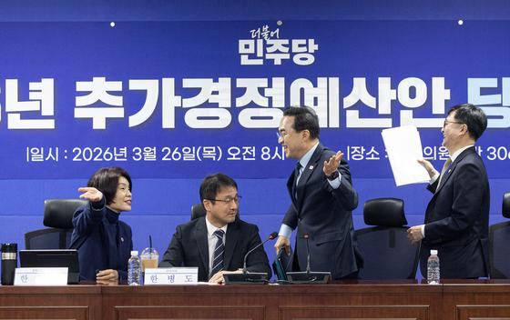 당정 "석유제품 손실 보전 추경 반영…나프타 등 안정 수급"(상보)