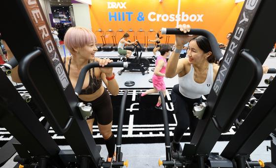 [뉴스1 PICK]국내 최대 스포츠산업전 ‘SPOEX 2026’ 개막…최신 스포츠 기술 한자리에