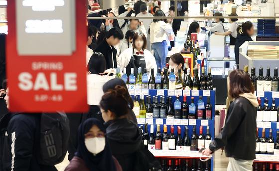 몰려드는 외국인에…2분기 백화점 실적 '함박웃음'(종합)