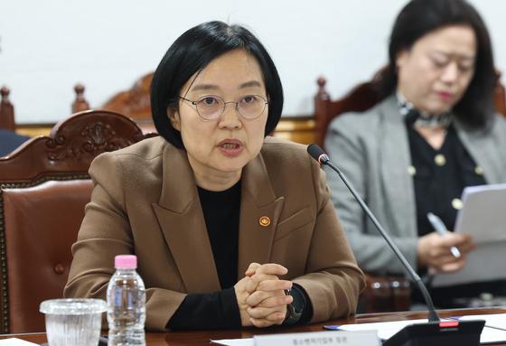 한성숙 "중동 피해 中企에 4622억 추가 지원"…경남 현장 점검