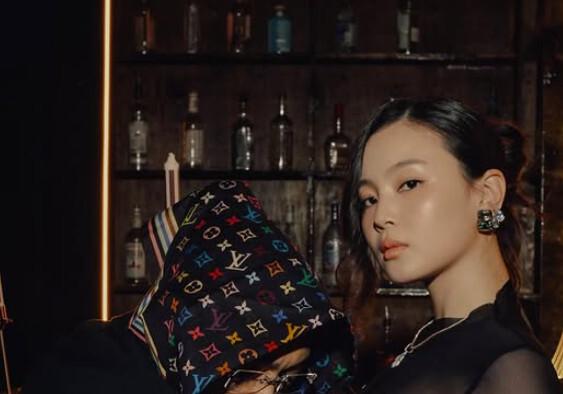 도끼♥이하이 "내 남자, 내 여자" 열애 인정…스킨십 사진도