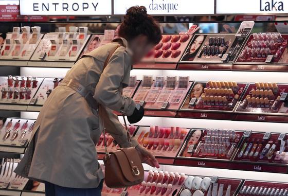 중동發 공급망 불안에 화장품업계 긴장…"장기화 시 차질 우려"