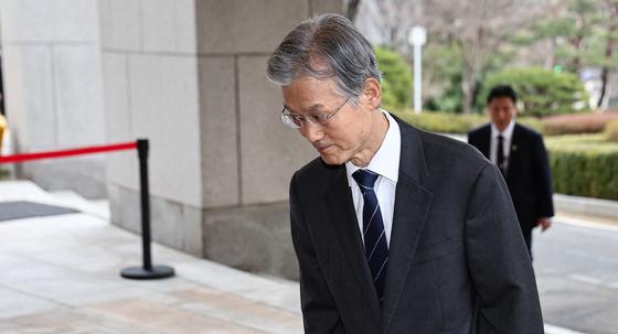 "사법 신뢰도 낮지 않아"사퇴 선 그은 조희대, 거부권 요청? 