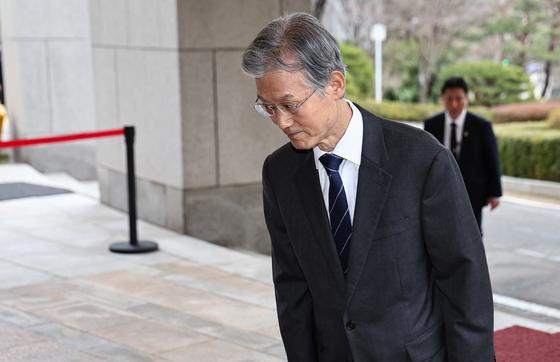 "사법 신뢰도 낮지 않아"…사퇴에 선 그은 조희대, 사실상 거부권 요청?