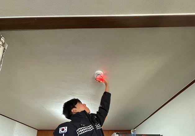 장흥소방서, 농아인 43가구에 화재 안심 안전망 구축